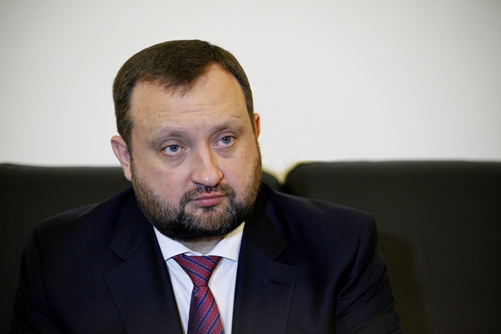 Арбузов назвав «абсурдними і нікчемними» звинувачення з боку ГПУ
