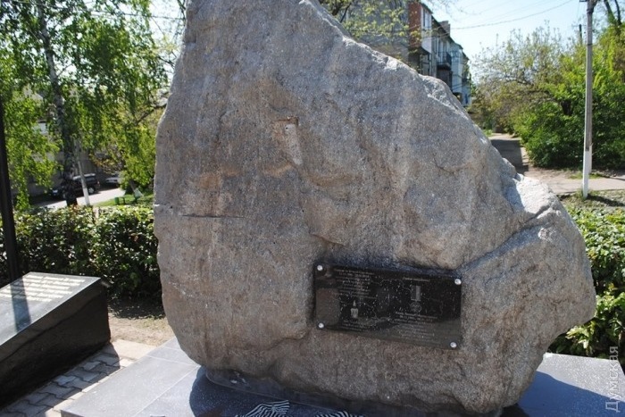 Вандали понівечили пам'ятник воїнам АТО на Одещині
