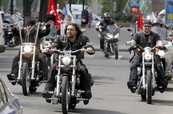 Проти путінських «нічних вовків» протестували у Чехії