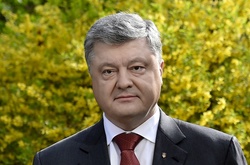 Порошенко назвав дату, з якої українці зможуть подорожувати Європою без віз