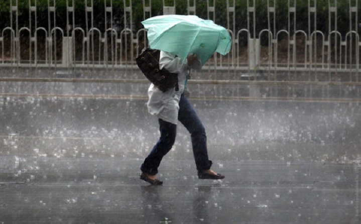 Синоптики попереджають: Україну затягнуть дощі й похолодає