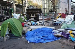 Стихійний табір біженців у Парижі