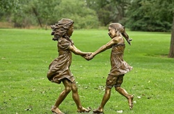 Почти живые: невероятно реалистичные скульптуры о счастливом детстве