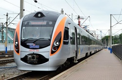  Потяг «Інтерсіті+» 