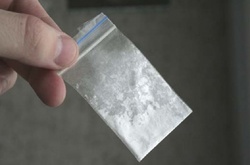 На Миколаївщині поліцейський підкинув чоловіку наркотики