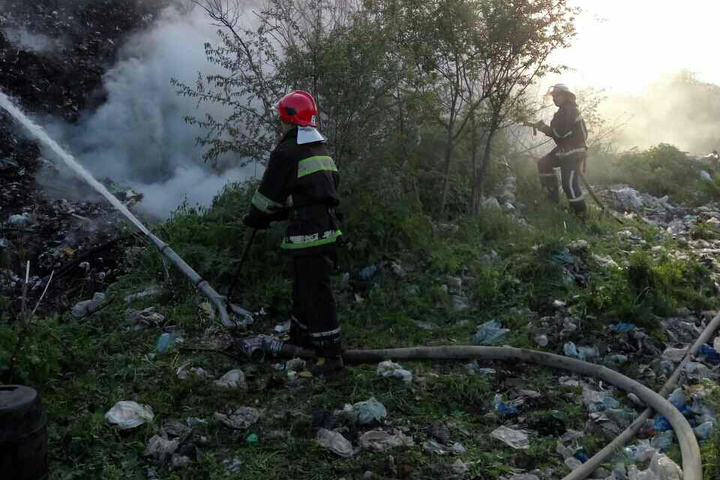 Рятувальники: Пожежу на полігоні побутових відходів на Рівненщині локалізовано