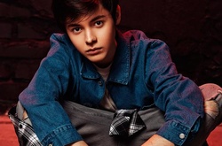 И снова скандал: один из фаворитов «Евровидения-2017» выступал в Крыму после аннексии