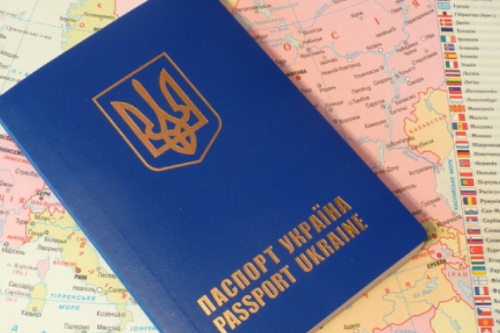 Понад 57 тис. кримчан оформили українські закордонні паспорти