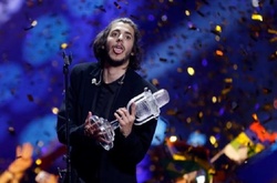 Переможець «Євробачення-2017» різко висловився під час нагородження 