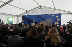 Порошенко: Восени матимемо картинку щодо темпів приватизації Одеського припортового