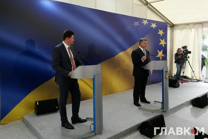 Президент запевнив, що не гальмує питання надання автономії для кримських татар