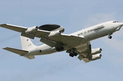 Літак-розвідник НАТО приземлився на авіабазі у Бухаресті