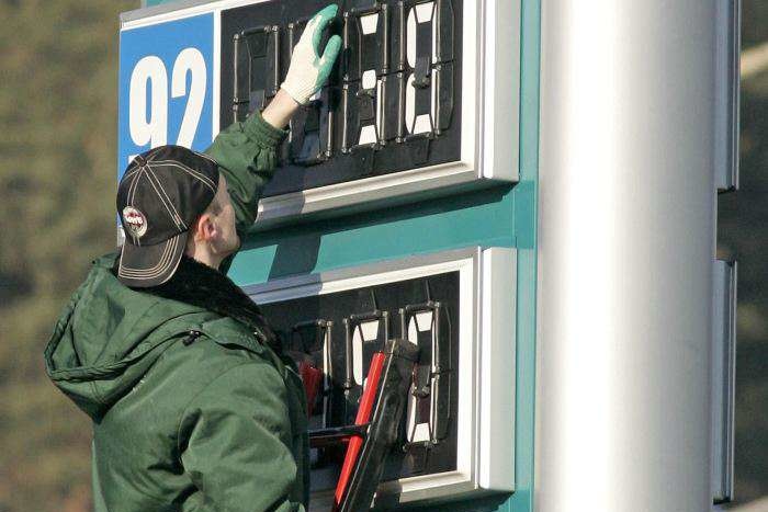 В Україні може подешевшати бензин та дизпаливо 