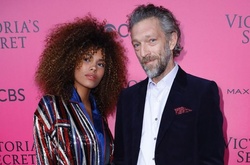 19-летняя возлюбленная 50-летнего Венсана Касселя приехала в Канны