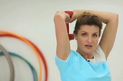 Зарядка з дружиною президента. Вправи для рук