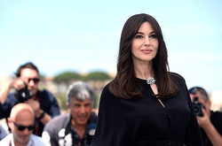 Канны-2017: Моника Беллуччи на фотоколле в черном комбинезоне