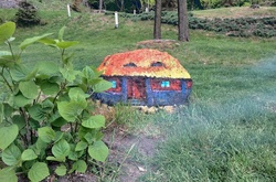 В резиденции Межигорье поселились гномы (фото)