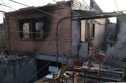 Зруйнований будинок у Водяному, архівне фото