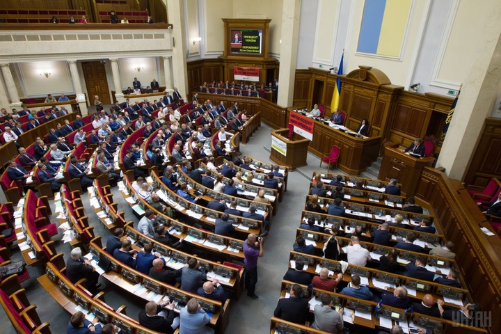 Рада сьогодні має визначитись щодо статусу московської церкви в Україні