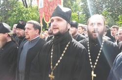  Переможець проекту «Голос країни – 7» піп Олександр Клименко на мітингу біля Верховної Ради 