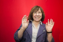 Французькі ЗМІ «похоронили» письменницю Світлану Алексієвич 