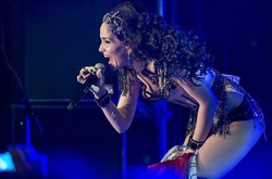 Знойной красавице Наталии Орейро - 40 лет