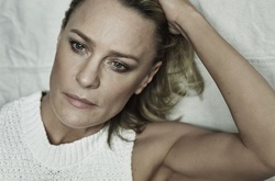 Звезда «Карточного домика» Робин Райт снялась в откровенной фотосессии