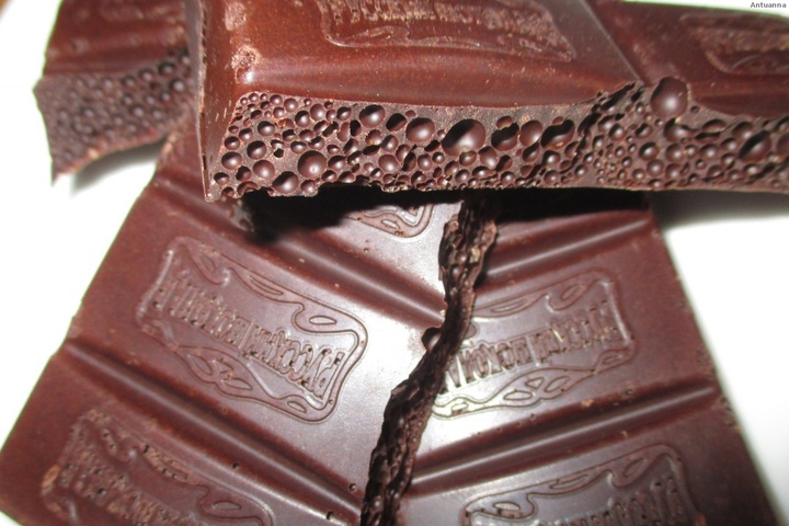 Україна вводить мито на шоколад з Росії - ЗМІ