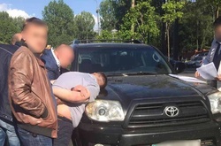 СБУ: слідчі дії щодо працівника Антикорупційному бюро в Сумах досі тривають