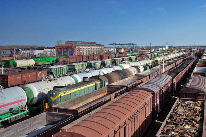 Російська залізниця виводить свої вагони з України через санкції
