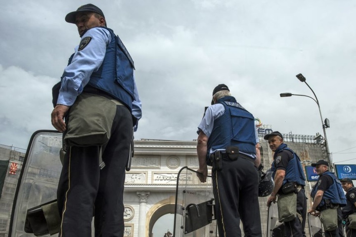У Македонії відсторонили 16 поліцейських через штурм будівлі парламенту