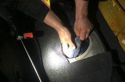 Громадянин Туреччини намагався вивезти з України в Польщу 30 кг бурштину