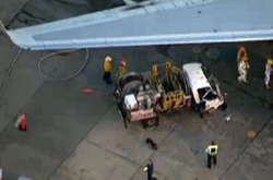 У Лос-Анджелесі пасажирський літак зіткнувся з вантажівкою: є постраждалі