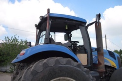 Трактор, що отримав пошкодження