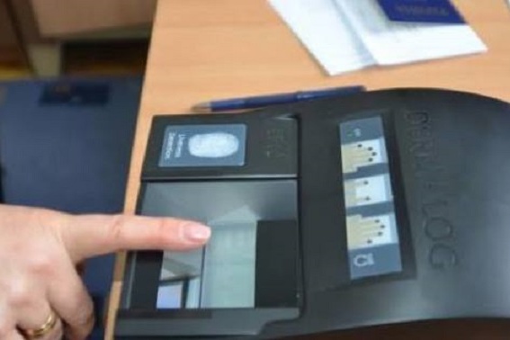 Всі пункти пропуску обладнають автоматами для зчитування біометричних паспортів – Порошенко