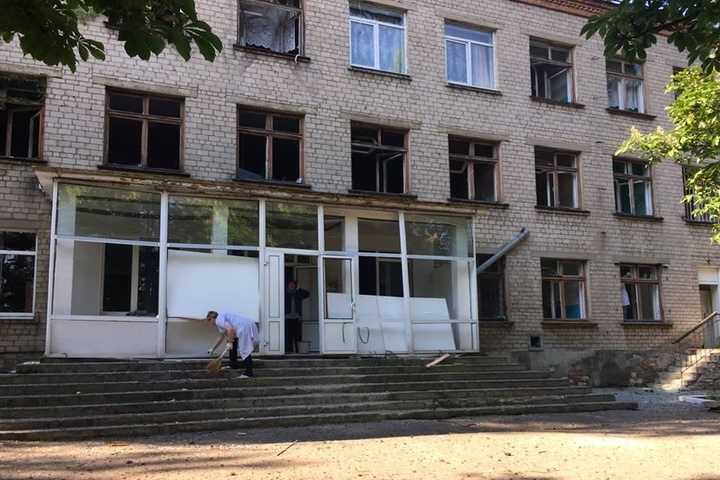 Бойовики розстріляли з «Градів» школу у Красногорівці