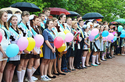 У день останнього дзвоника в Україні пройдуть дощі