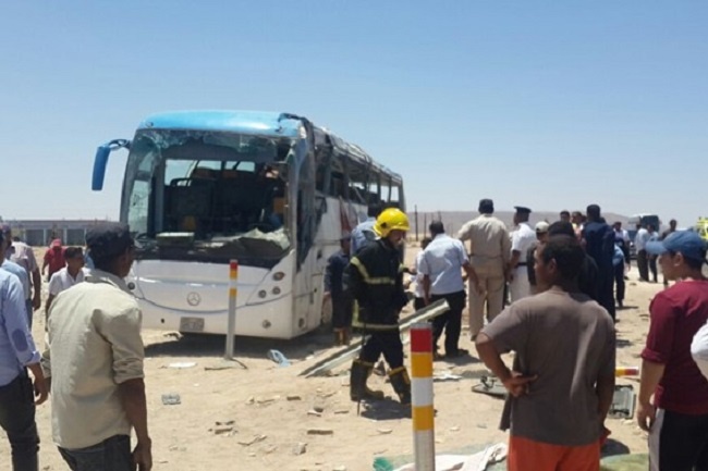 В Єгипті розстріляли автобус з християнами: загинули 23 людини 