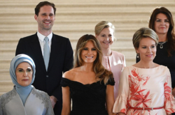 У компанію перших леді лідерів НАТО вперше потрапив гей