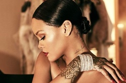 Рианна повторила знаменитый образ Кэрри Брэдшоу