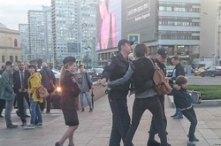  У Москві 10-річного хлопчика затримали за читання віршів 