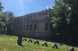 Будівля школи в Красногорівці