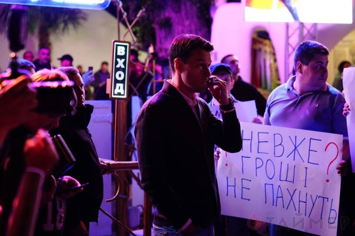 Організатори скасували концерт Лободи через протести