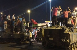 У Туреччині з часу спроби перевороту затримано 154 тис. осіб