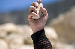 У Сомалі повстанці до смерті закидали камінням чоловіка за подружню зраду