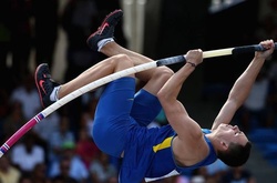  Побито юніорський рекорд України зі стрибків з жердиною