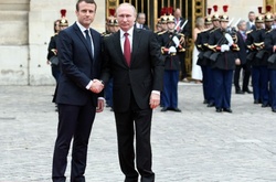 Еммануель Макрон та Володимир Путін