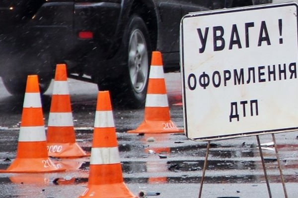 На Запоріжжі перекинувся автобус: постраждало 32 особи