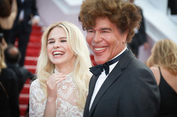 Жертва пластической хирургии Игорь Богданов шокировал своим появлением в Каннах