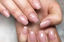 Кварцевый маникюр: новый тренд лета